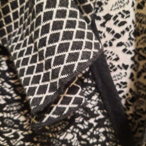 Belldinni Aztec Print Cardigan Sweater Women's Size L - Picture 3 of 6